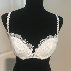 NWOT Gorgeous Vasilere bra and thong